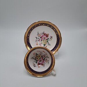 Royal Grafton Bone China Teacup Saucer Set Floral Design Gold Trim